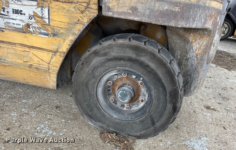 image for item DW7303 Caterpillar GP25K forklift