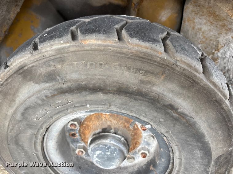 image for item DW7303 Caterpillar GP25K forklift