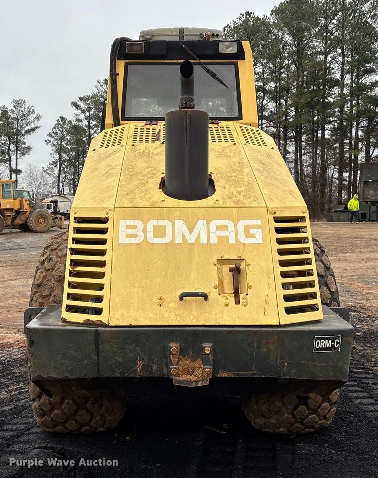 image for item DW7324 2003 Bomag BW 213DH-3 single drum vibratory roller