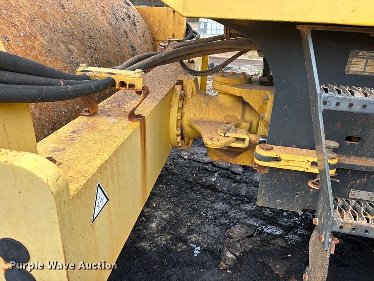image for item DW7324 2003 Bomag BW 213DH-3 single drum vibratory roller