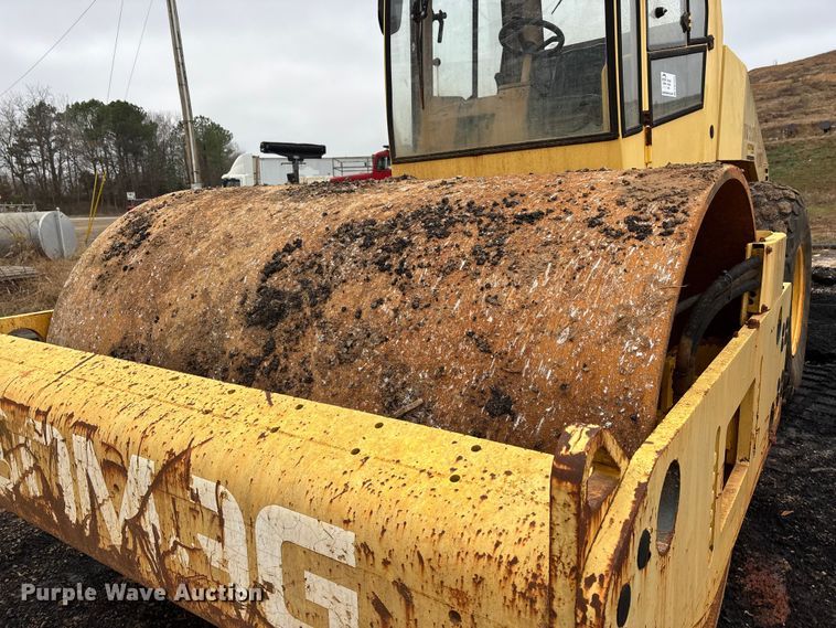 image for item DW7324 2003 Bomag BW 213DH-3 single drum vibratory roller