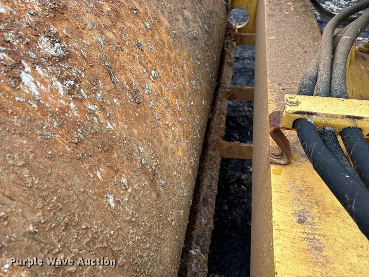 image for item DW7324 2003 Bomag BW 213DH-3 single drum vibratory roller