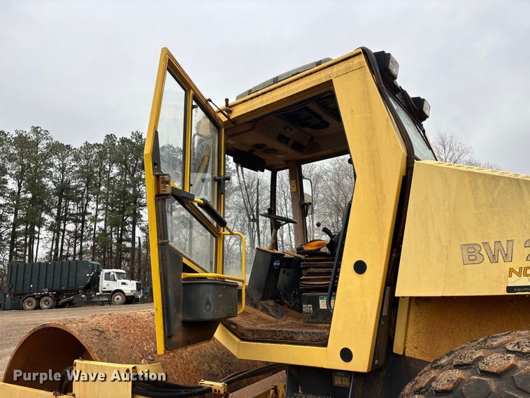 image for item DW7324 2003 Bomag BW 213DH-3 single drum vibratory roller