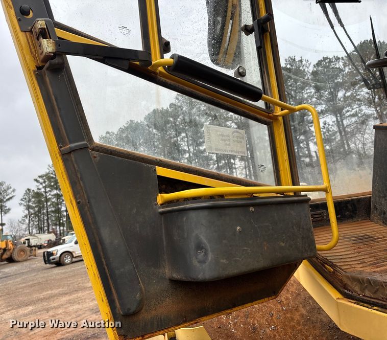 image for item DW7324 2003 Bomag BW 213DH-3 single drum vibratory roller