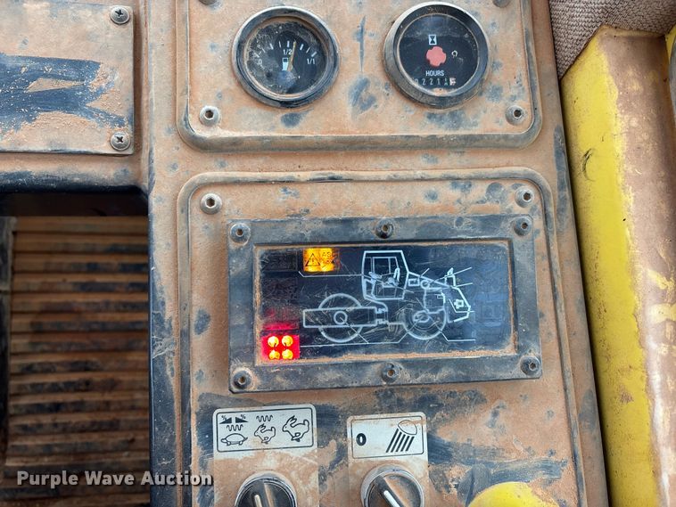 image for item DW7324 2003 Bomag BW 213DH-3 single drum vibratory roller