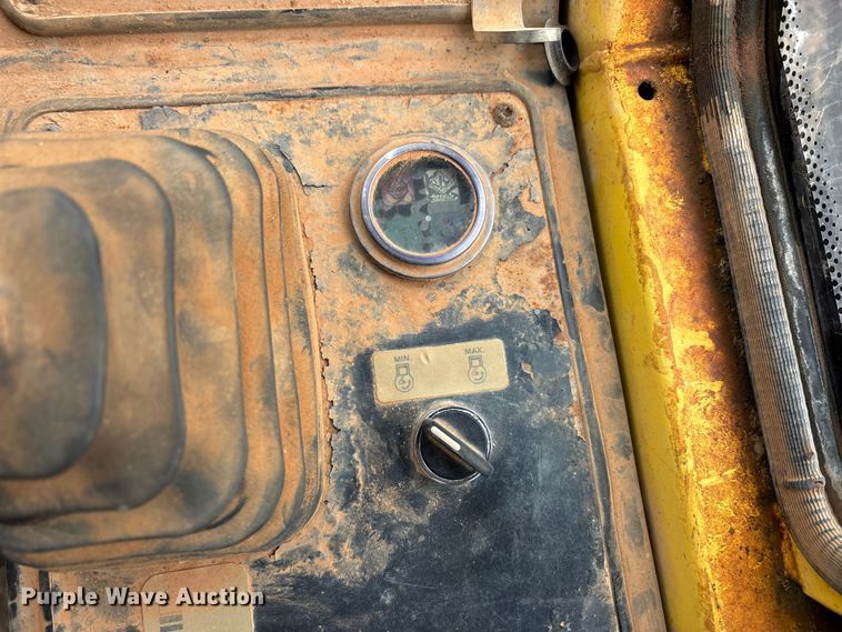 image for item DW7324 2003 Bomag BW 213DH-3 single drum vibratory roller