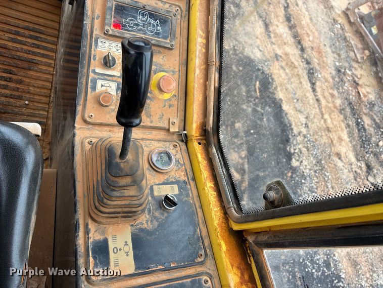 image for item DW7324 2003 Bomag BW 213DH-3 single drum vibratory roller