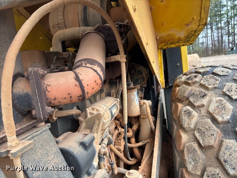 image for item DW7324 2003 Bomag BW 213DH-3 single drum vibratory roller