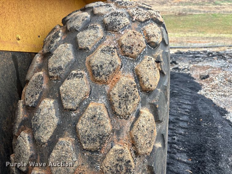 image for item DW7324 2003 Bomag BW 213DH-3 single drum vibratory roller