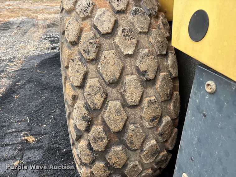 image for item DW7324 2003 Bomag BW 213DH-3 single drum vibratory roller