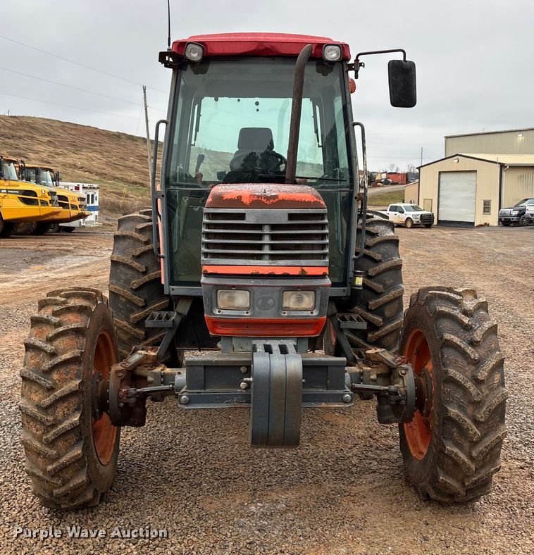 image for item DW7325 Kubota M820 Utility Special MFWD tractor