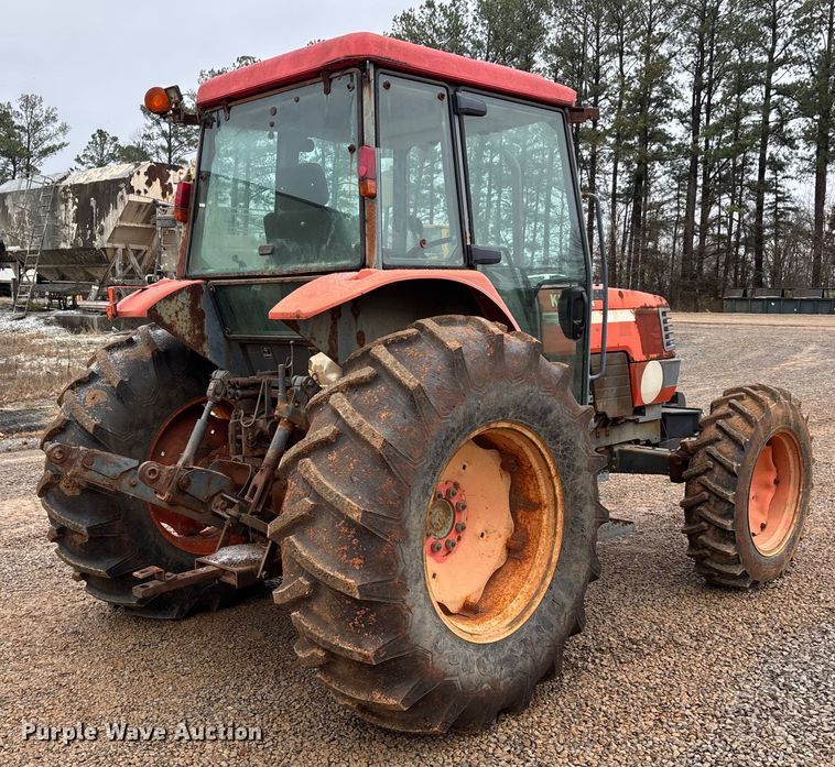 image for item DW7325 Kubota M820 Utility Special MFWD tractor