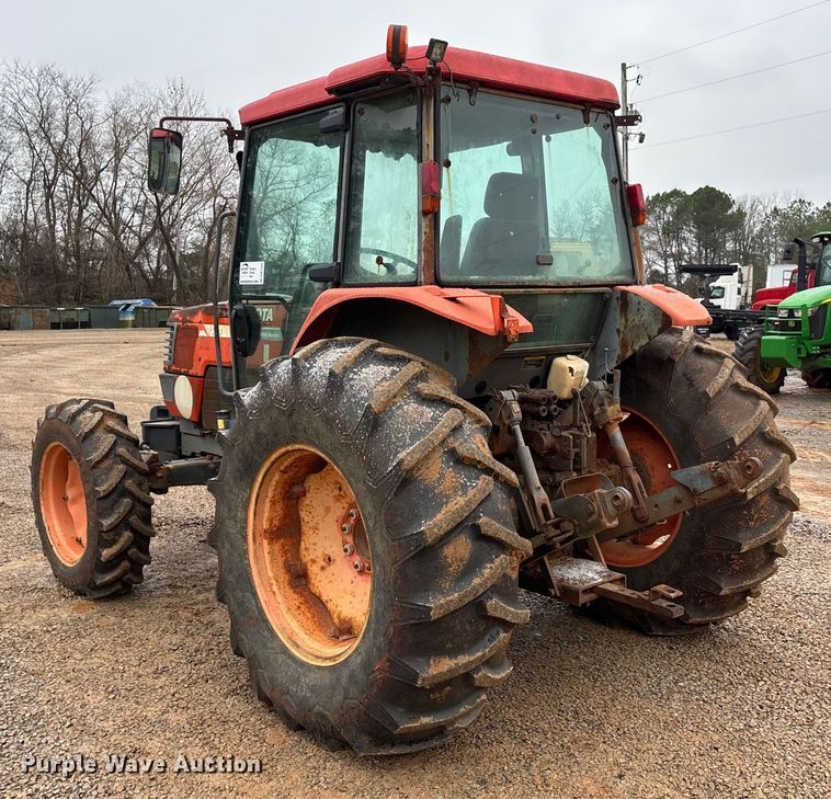image for item DW7325 Kubota M820 Utility Special MFWD tractor