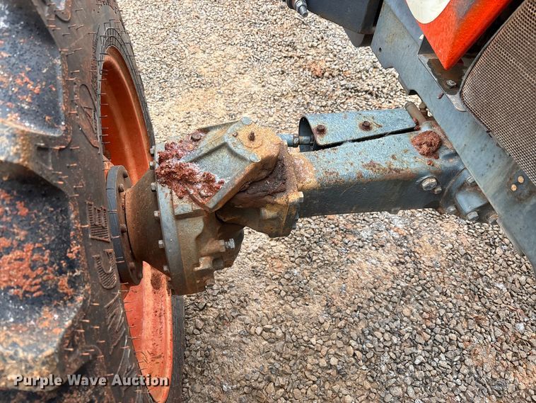 image for item DW7325 Kubota M820 Utility Special MFWD tractor