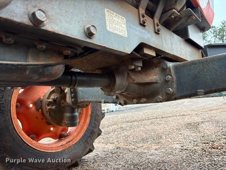 image for item DW7325 Kubota M820 Utility Special MFWD tractor