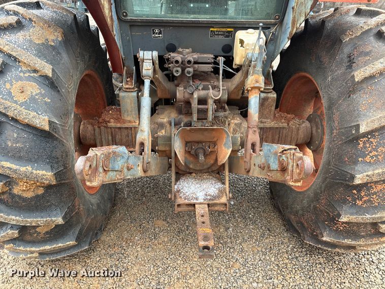 image for item DW7325 Kubota M820 Utility Special MFWD tractor