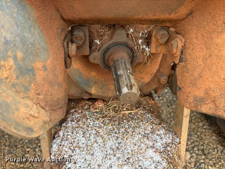 image for item DW7325 Kubota M820 Utility Special MFWD tractor