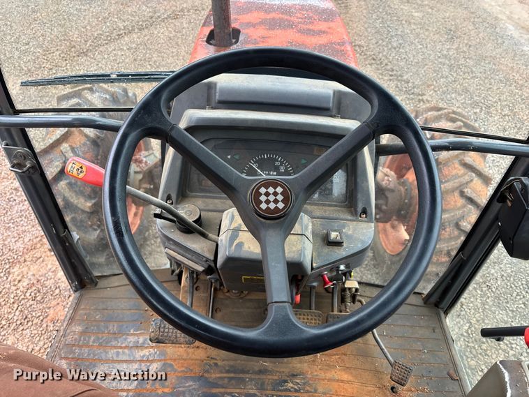 image for item DW7325 Kubota M820 Utility Special MFWD tractor