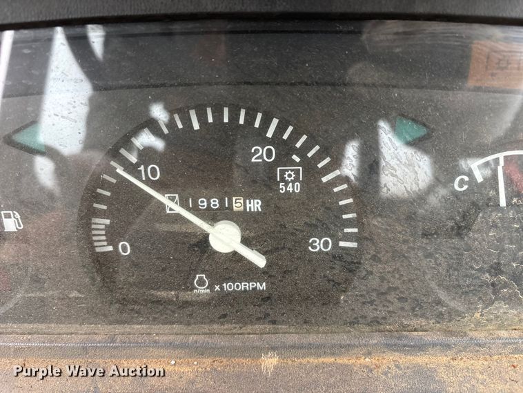 image for item DW7325 Kubota M820 Utility Special MFWD tractor