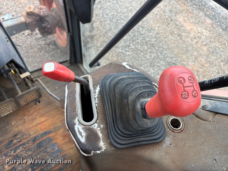 image for item DW7325 Kubota M820 Utility Special MFWD tractor