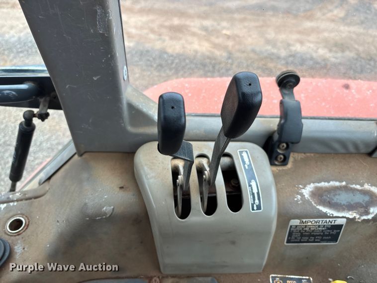 image for item DW7325 Kubota M820 Utility Special MFWD tractor