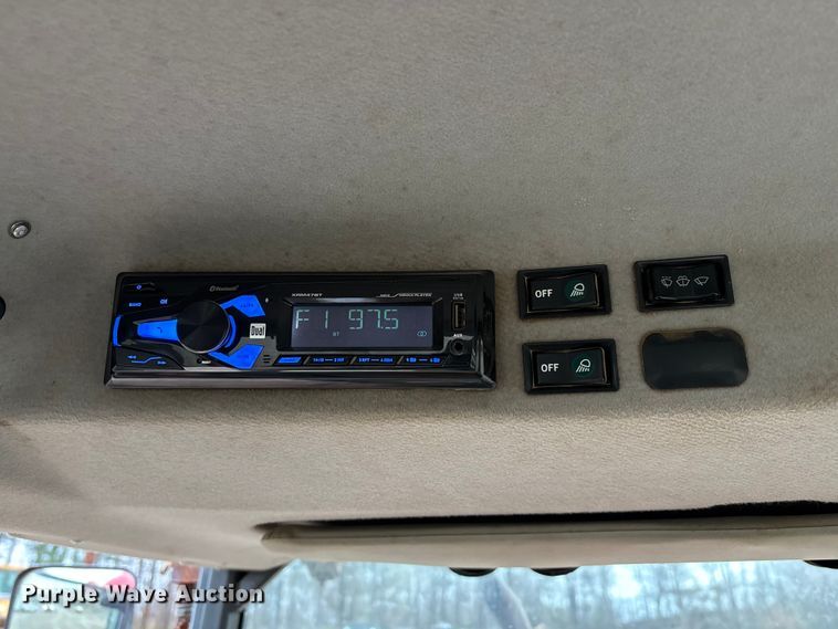 image for item DW7325 Kubota M820 Utility Special MFWD tractor