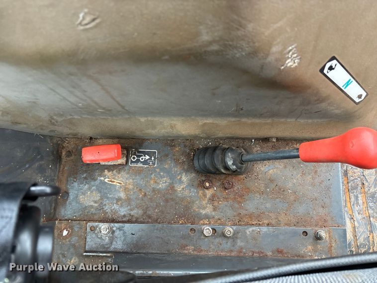 image for item DW7325 Kubota M820 Utility Special MFWD tractor