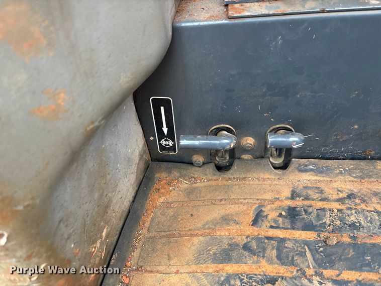 image for item DW7325 Kubota M820 Utility Special MFWD tractor