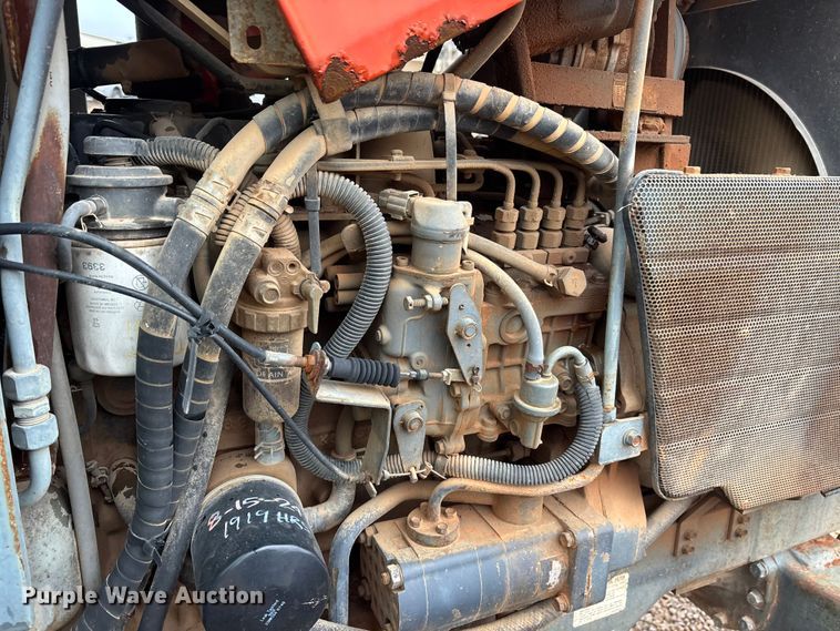 image for item DW7325 Kubota M820 Utility Special MFWD tractor