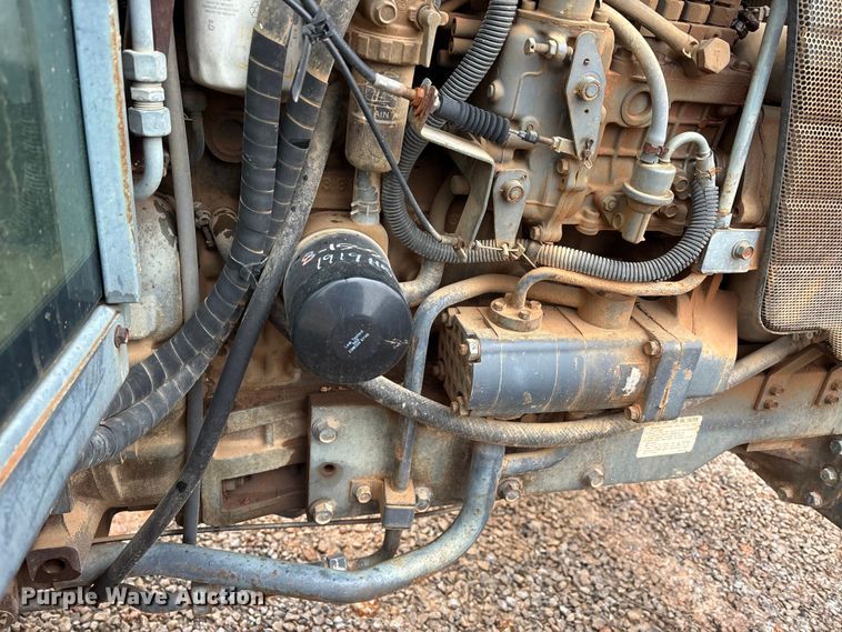 image for item DW7325 Kubota M820 Utility Special MFWD tractor