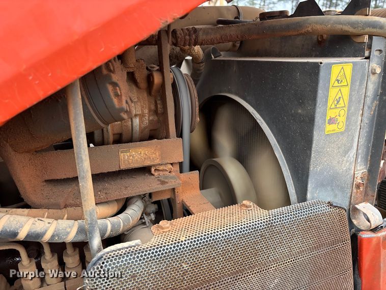 image for item DW7325 Kubota M820 Utility Special MFWD tractor