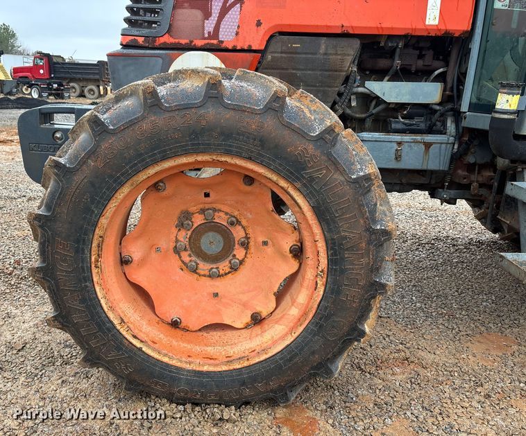 image for item DW7325 Kubota M820 Utility Special MFWD tractor