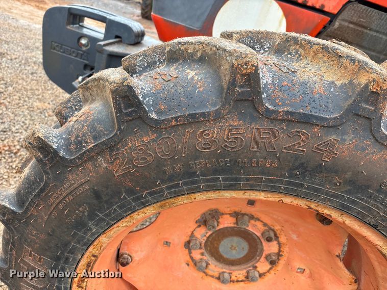 image for item DW7325 Kubota M820 Utility Special MFWD tractor