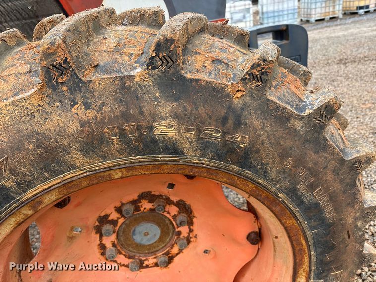 image for item DW7325 Kubota M820 Utility Special MFWD tractor