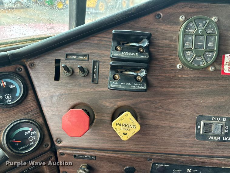 image for item DW7327 1998 Freightliner M917A1 dump truck