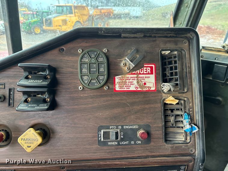 image for item DW7327 1998 Freightliner M917A1 dump truck