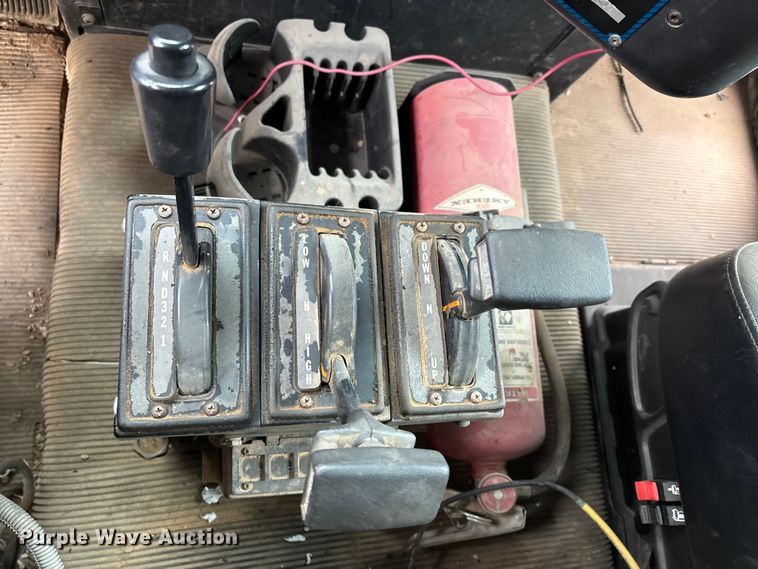 image for item DW7327 1998 Freightliner M917A1 dump truck