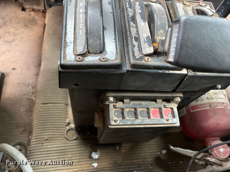 image for item DW7327 1998 Freightliner M917A1 dump truck