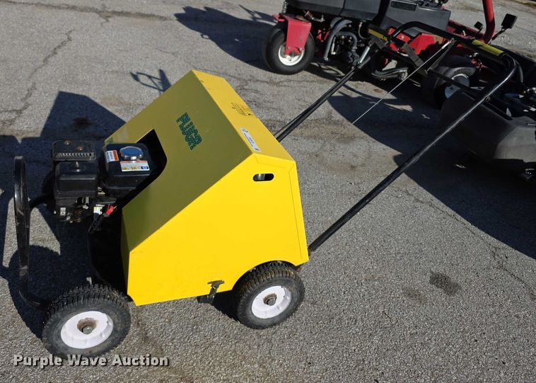 image for item DZ3670 Plugr PL800 core aerator