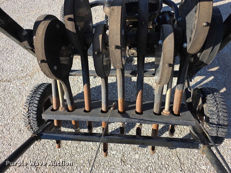 image for item DZ3670 Plugr PL800 core aerator