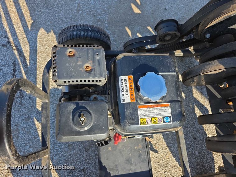 image for item DZ3670 Plugr PL800 core aerator