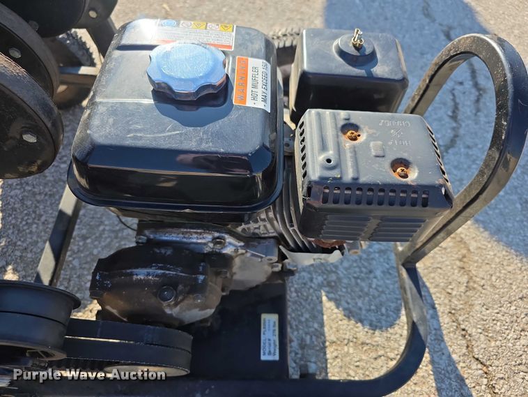 image for item DZ3670 Plugr PL800 core aerator