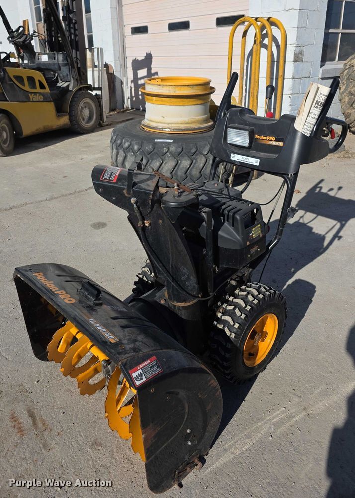 image for item DZ3671 Poland Pro PP1053ES snow blower