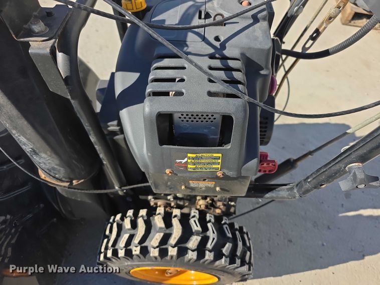 image for item DZ3671 Poland Pro PP1053ES snow blower