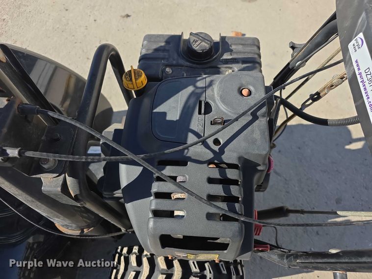 image for item DZ3671 Poland Pro PP1053ES snow blower