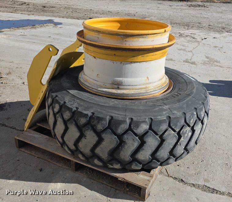 image for item DZ3672 Tire and wheels