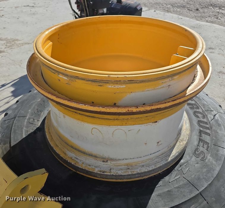 image for item DZ3672 Tire and wheels