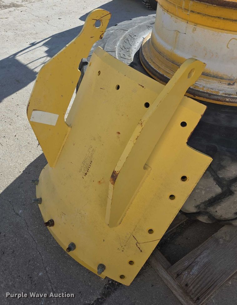 image for item DZ3672 Tire and wheels