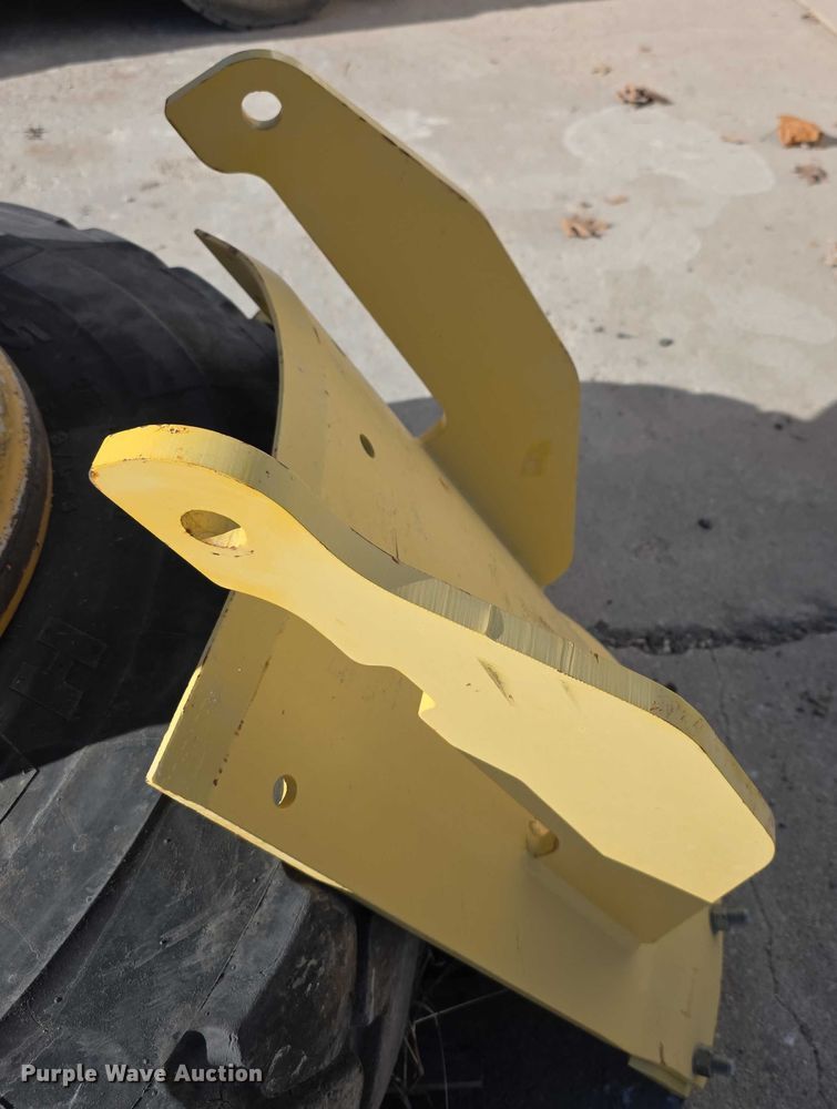 image for item DZ3672 Tire and wheels