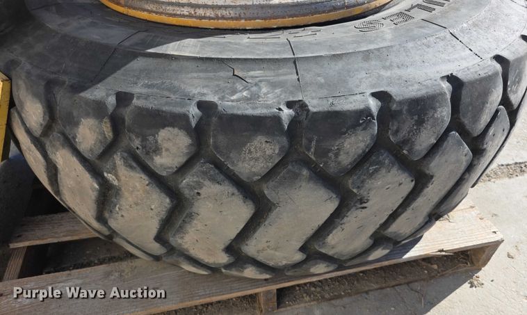 image for item DZ3672 Tire and wheels
